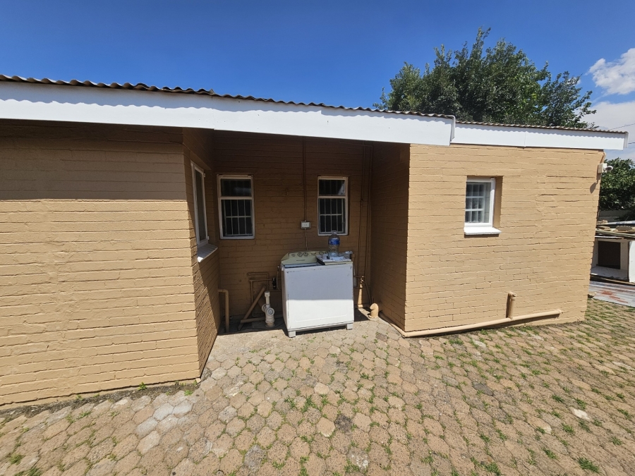 6 Bedroom Property for Sale in Brandwag Free State